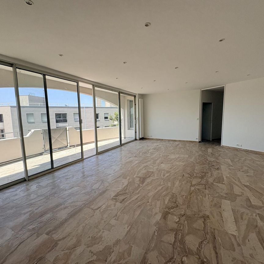 Location Appartement 5 pièces 121m² VILLEURBANNE 69100 - Photo 1