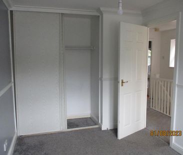 3 bedroom semi-detached house to rent - Photo 3