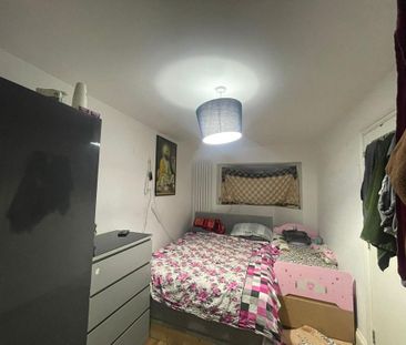 5 bedroom semi-detached house to rent - Photo 3