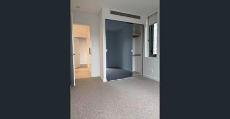 3 beds 2 baths 2 cars spaces - Photo 2