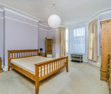 5 bedroom terraced house to rent - Photo 4