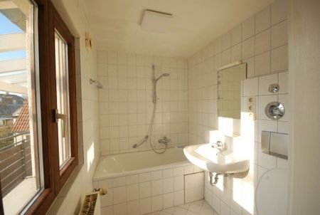 RESERVIERT - Hübsche 3 Zimmer Altbauwohnung mit großer Terrasse in Knielingen - Photo 3