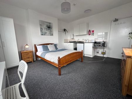 Room in a Shared House, Bedford Road, RG1 - Photo 2