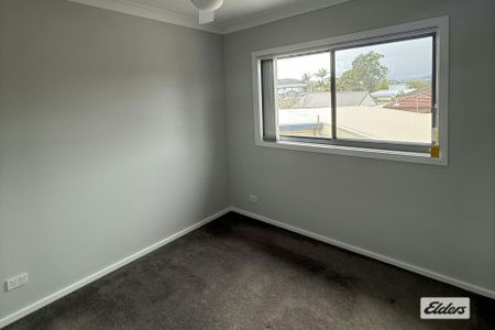 Spacious Townhouse in a Convenient Albion Park Location - Photo 2