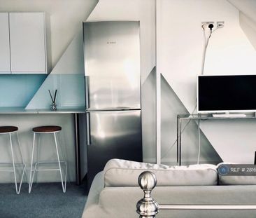 Studio to rent - Photo 3