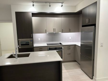 For Lease - 1575 Lakeshore Road Unit# 143, Mississauga, Ontario - Photo 3