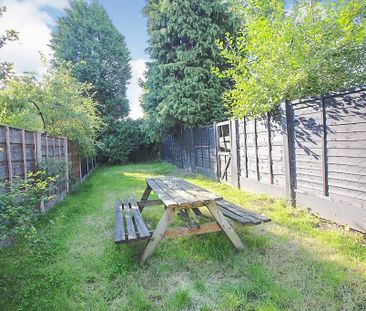 2 bedroom terraced house to rent - Photo 4