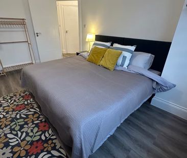 2 Bed Maisonette, Brenmead Place, NW11 - Photo 5