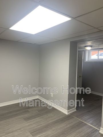 $3,595 / 6 br / 2 ba / Unique Opportunity in Kennedy East - 2 Families 1 Rent - Photo 5