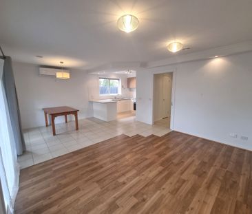 Bright and Uplifting! - Photo 3