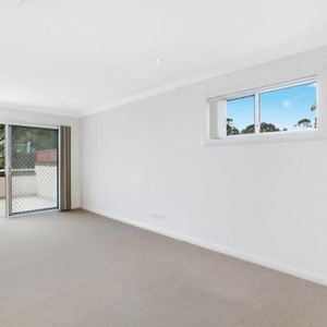 Forestville - Photo 2