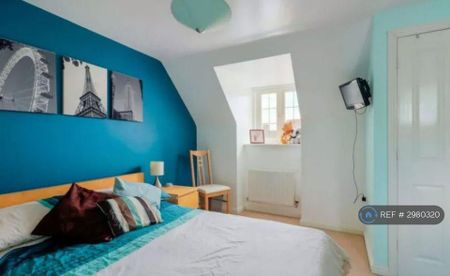 3 bedroom end of terrace house to rent - Photo 2
