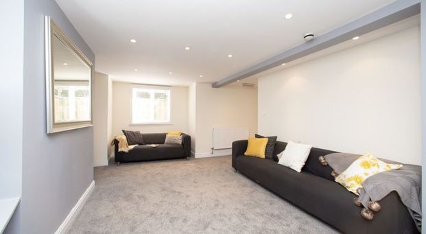 21 Headingley Mount, Headingley, Leeds, LS6 3EL - Photo 1