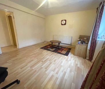 Squires Court, Canterbury Gardens, Salford, Manchester, M5 5AD - Photo 3