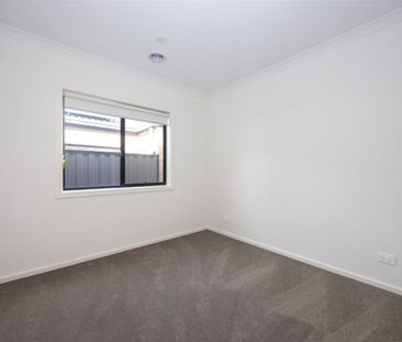 Spacious, Stylish & Perfectly Positioned Living - Photo 4