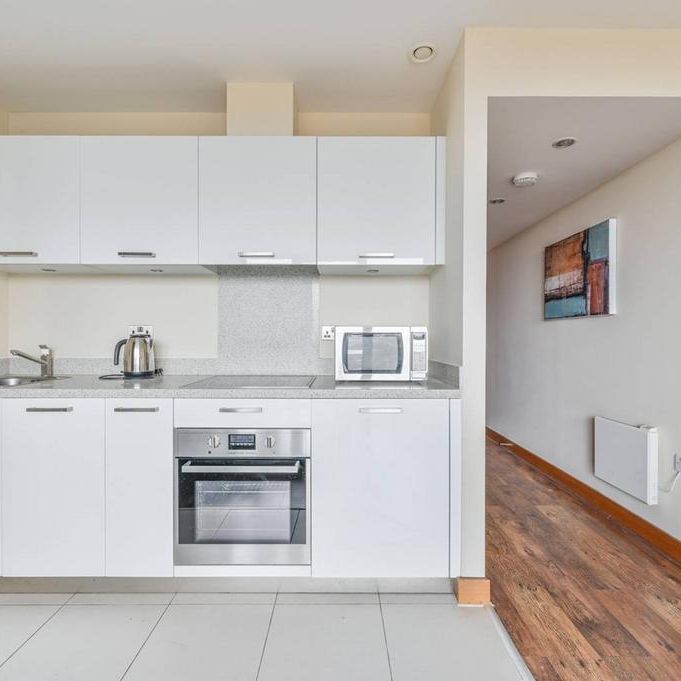 Studio to rent - Photo 1