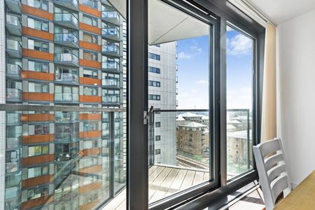 1 Bed Flat, Proton Tower, E14 - Photo 4