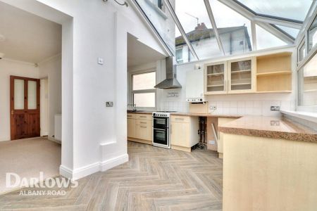 3 bedroom semi-detached house to rent - Photo 5