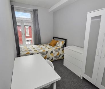 3 bedroom end of terrace house to rent - Photo 4
