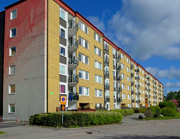 Nebulosagatan 12 - Foto 1