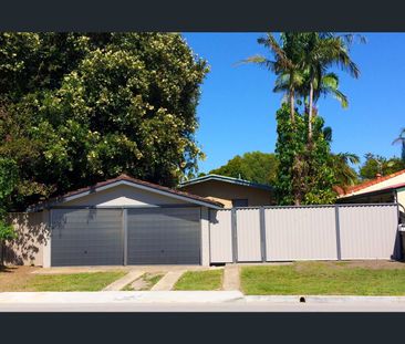 10 Iluka Street, Palm Beach, Qld 4221 - Photo 6