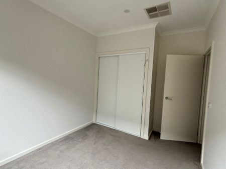 Affordable Family Living in Roxburgh Park - Photo 5