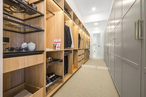 Fully Furnished Family Home. - Photo 1