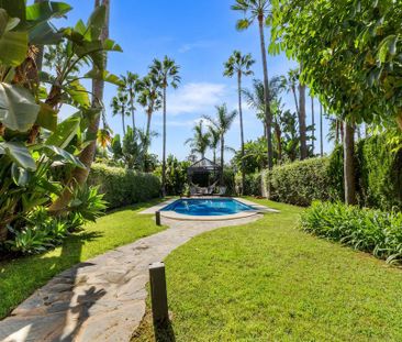 5 bedroom luxury Semidetached House for rent in Marbella, Spain - Photo 2