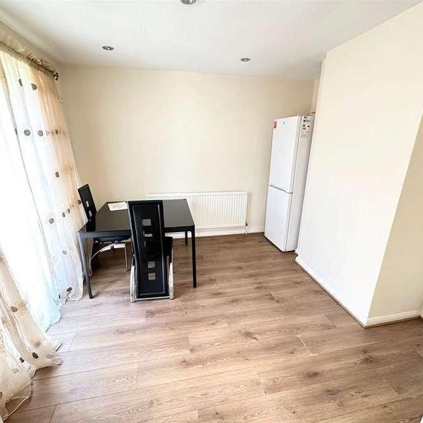 Appletree Avenue, West Drayton, Middlesex, UB8 - Photo 1