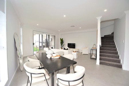 “Brand-New 5-Bedroom Townhouse in St Marys – Space for the Whole Family!” - Photo 4