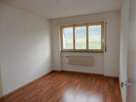 "Gemütliche und grosszügige 3-Zimmerwohnung an ruhiger Lage" - Photo 2