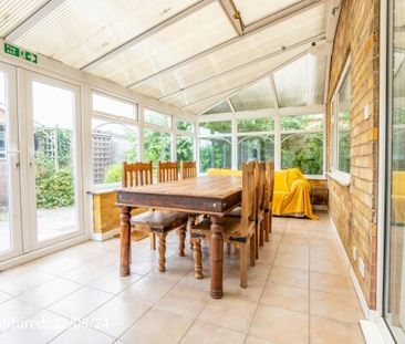 38 Vanbrugh Drive - Photo 3