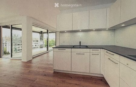 Moderne 2.5-Zimmer-Wohnung mit zwei Loggias in Binningen - Foto 4