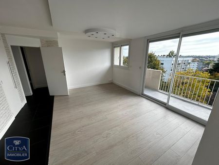Location Appartement 4 pièces 65m² CHOLET 49300 - Photo 2
