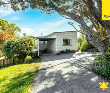 A Peaceful Retreat in the Heart of Huia - Photo 5