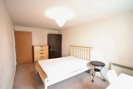 3 bedroom flat to rent - Photo 3