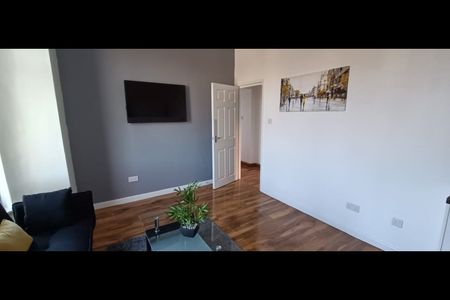 3 Bed Flat, Polygon Road, M8 - Photo 5