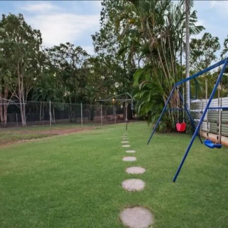 UNFURNISHED - 3 Bedroom Family Home! - Photo 5