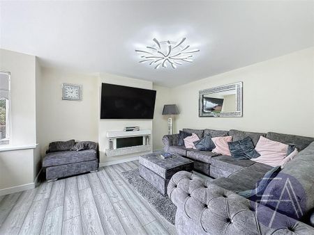 5 bedroom detached house to rent - Photo 3