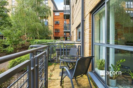 Studio to rent - Photo 2