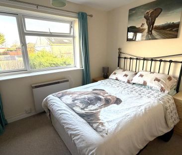 2 bedroom semi-detached house to rent - Photo 2