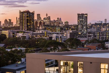 Luxury Corner Apartment in Platinum - Offered Unfurnished - Photo 2