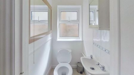 5 bedroom private hall to rent - Photo 5