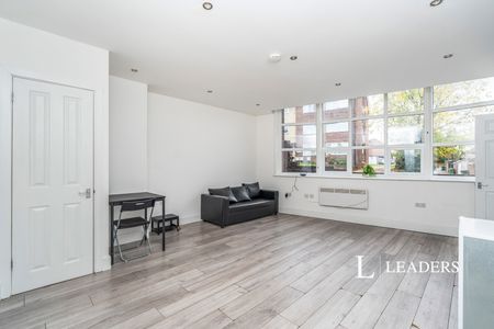 2 bedroom apartment to rent Bridge Road, Southampton, SO19 - Photo 2