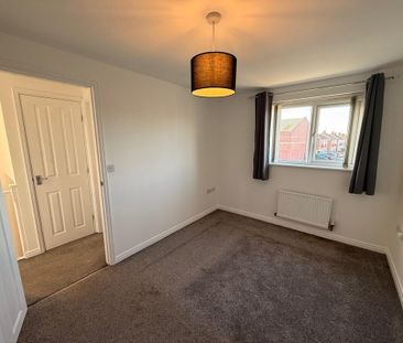 3 bedroom mews to rent - Photo 4