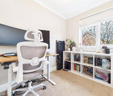 4 bedroom detached house to rent - Photo 4