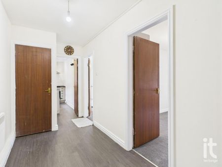 2 bedroom ground floor flat to rent - Photo 5