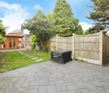 Claremont Road, Hornchurch, RM11 - Photo 4