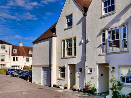 Bingham Close, Cirencester, GL7 - Photo 5