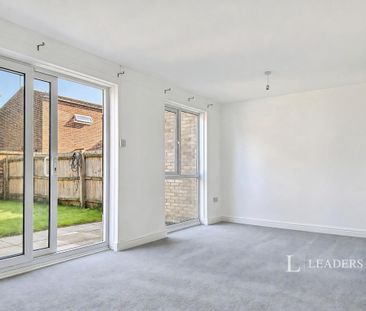 3 bedroom terraced house to rent - Photo 1